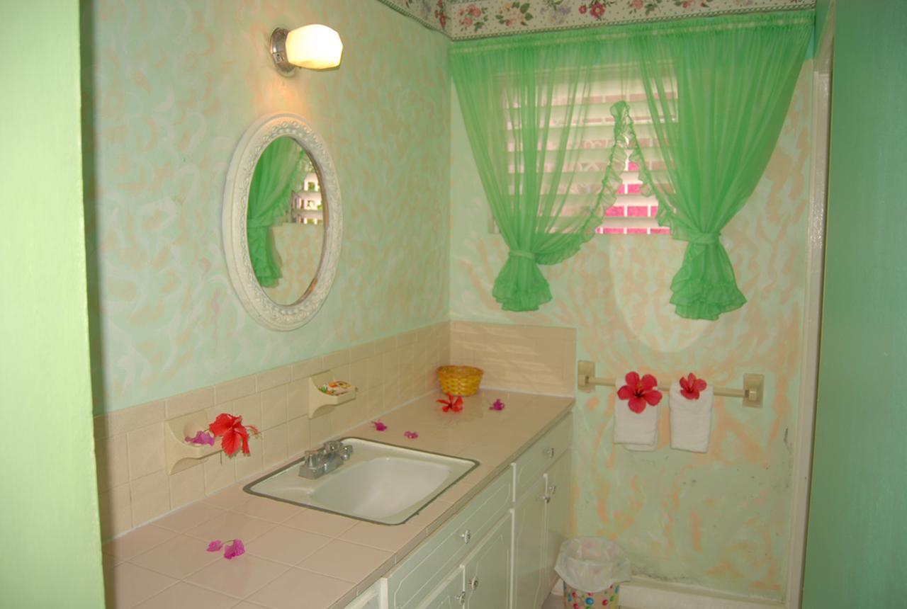 Pink Hibiscus Bed And Breakfast Montego Bay Luaran gambar
